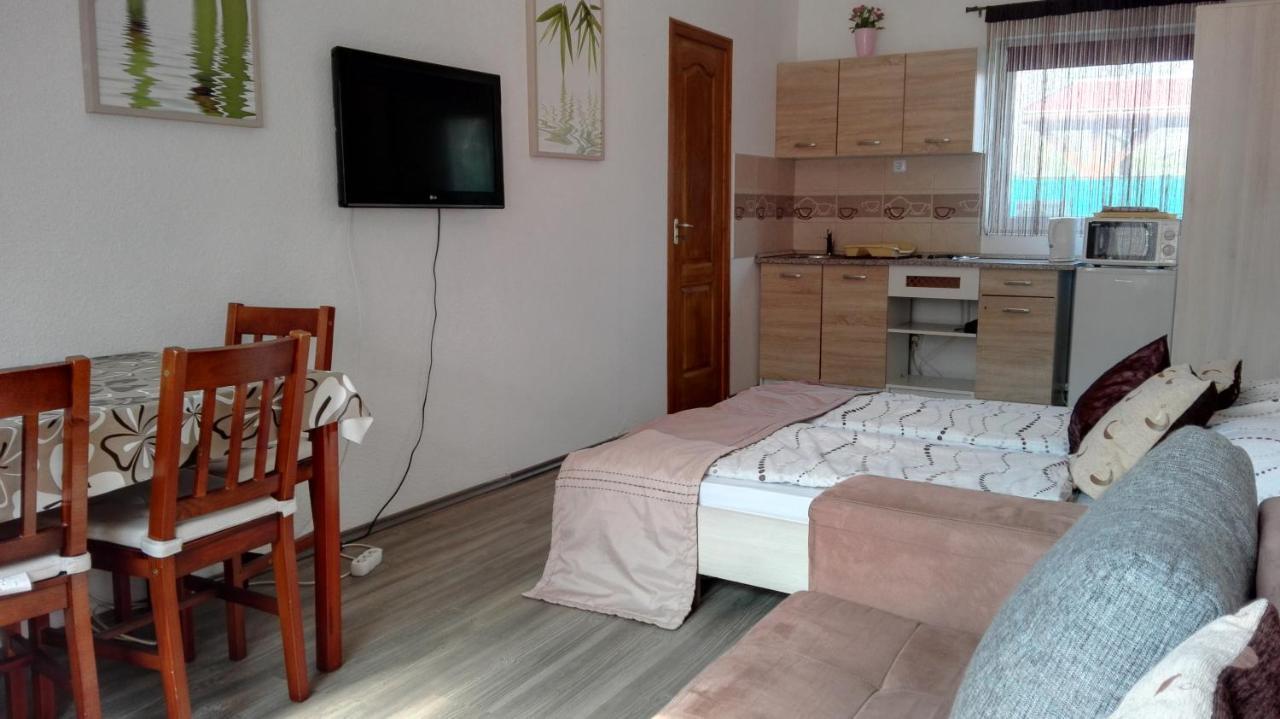 Апартаменты Sunshine Apartman Шиофок Экстерьер фото